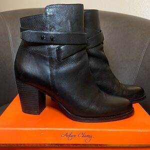 Arturo Chiang Black Leather Boots. Great Condition Size 8